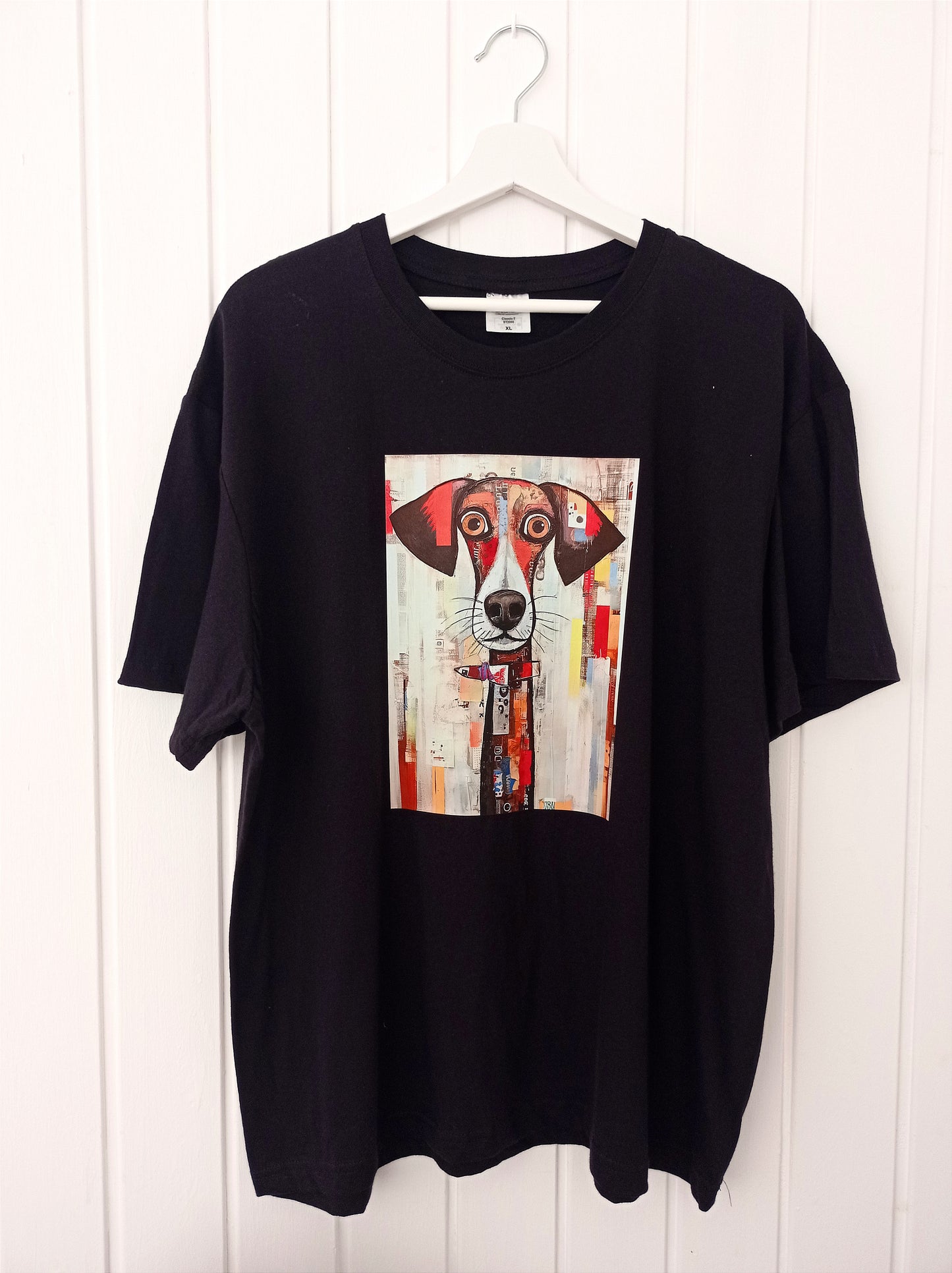 Camiseta negra Artística de Perro